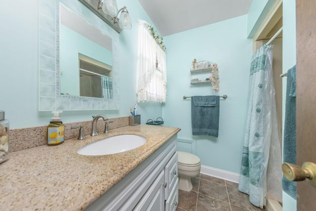 75 LAKESHORE DR, Hammonton, NJ 08037