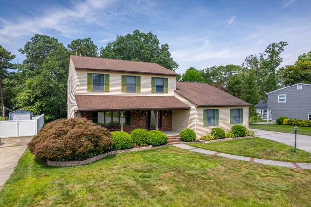 75 LAKESHORE DR, Hammonton, NJ 08037