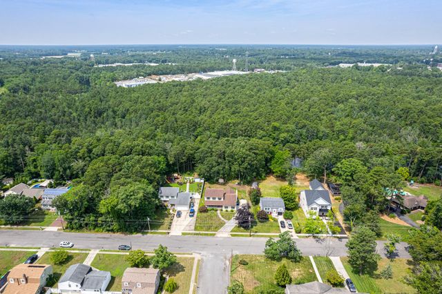 75 LAKESHORE DR, Hammonton, NJ 08037