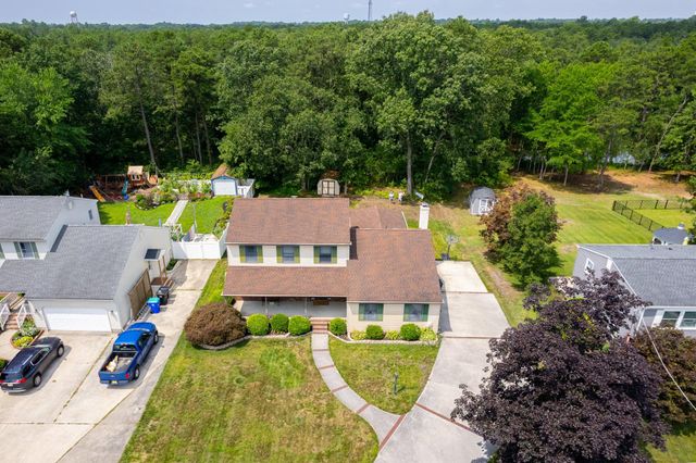 75 LAKESHORE DR, Hammonton, NJ 08037