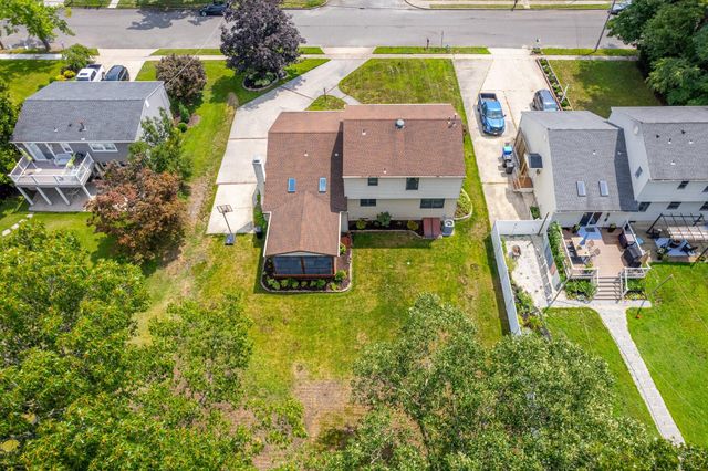 75 LAKESHORE DR, Hammonton, NJ 08037