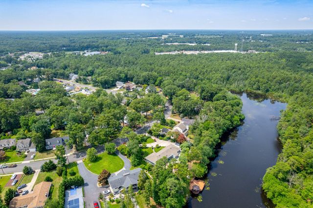 75 LAKESHORE DR, Hammonton, NJ 08037