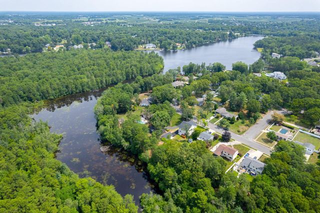 75 LAKESHORE DR, Hammonton, NJ 08037