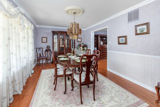75 LAKESHORE DR, Hammonton, NJ 08037