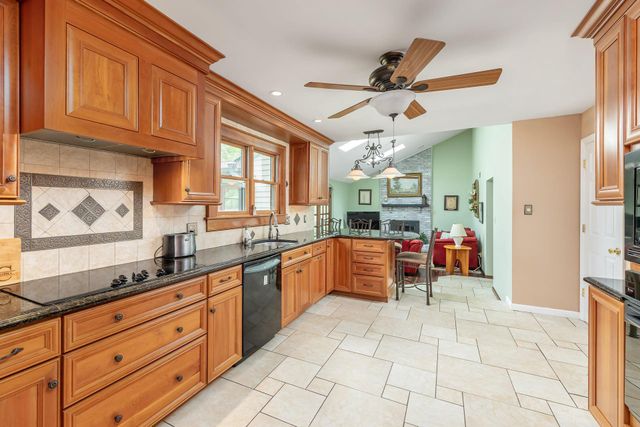 75 LAKESHORE DR, Hammonton, NJ 08037