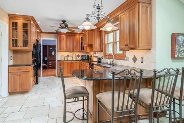 75 LAKESHORE DR, Hammonton, NJ 08037