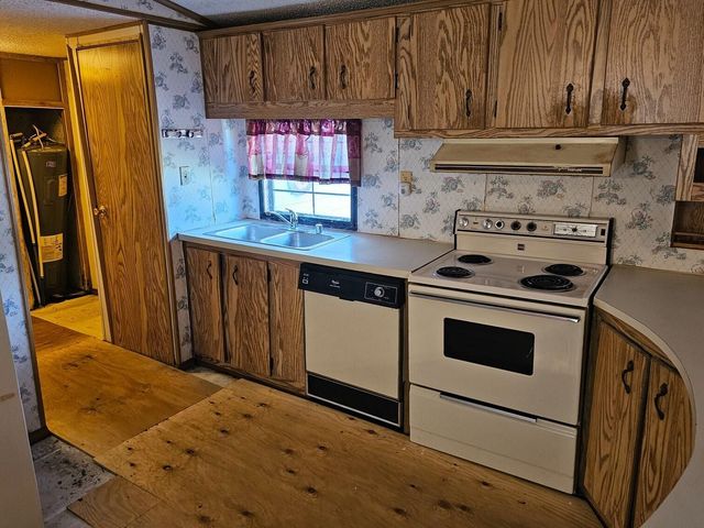 1810 Scuffling Hill RD, Rocky Mount, VA 24151