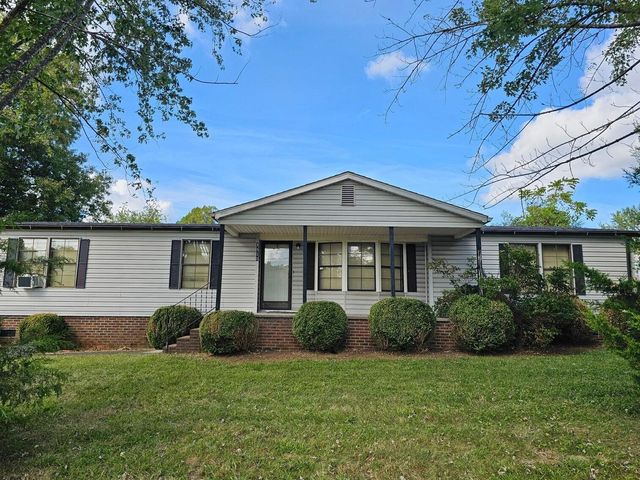 1810 Scuffling Hill RD, Rocky Mount, VA 24151