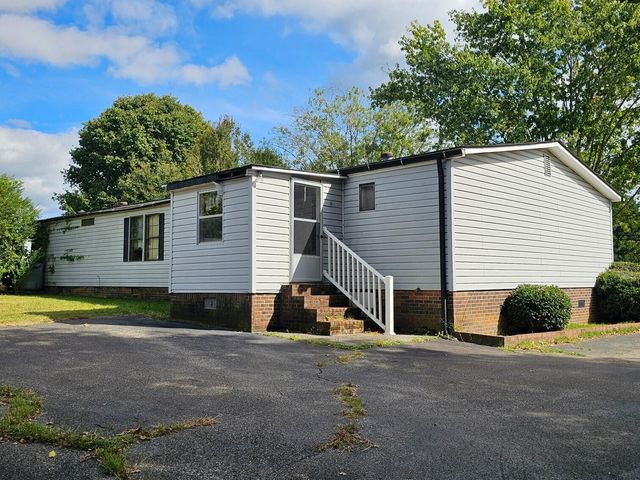 1810 Scuffling Hill RD, Rocky Mount, VA 24151