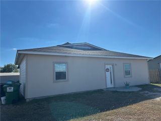 3501 S Granado Dr, Robstown, TX 78380