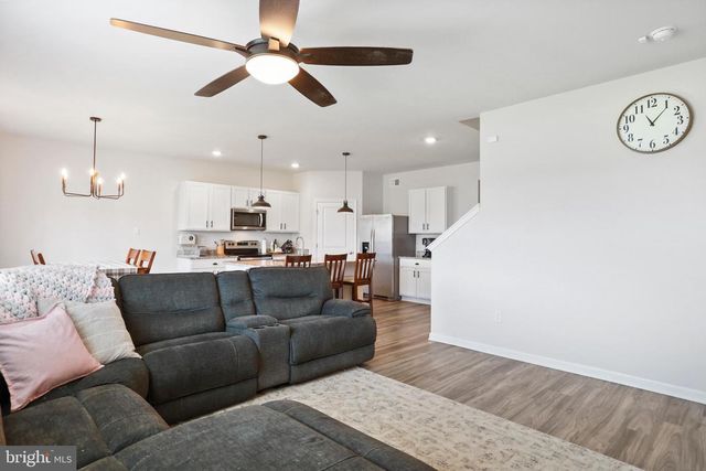 248 AYLESBURY LN, Martinsburg, WV 25403