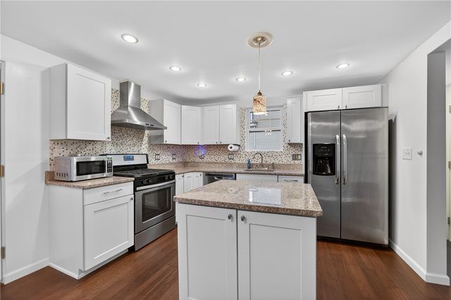 225 Kaercher St, Greenfield, PA 15207