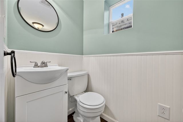 225 Kaercher St, Greenfield, PA 15207