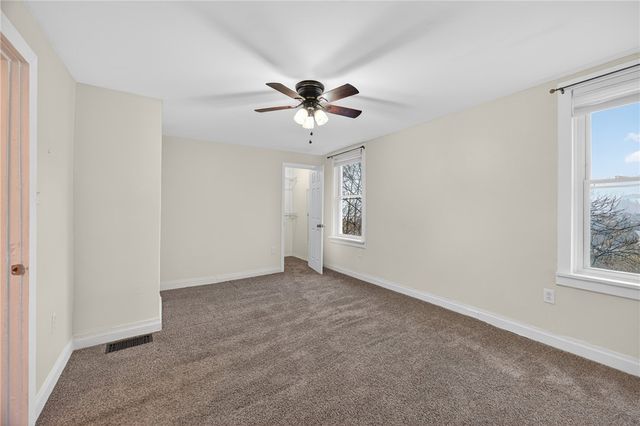 225 Kaercher St, Greenfield, PA 15207