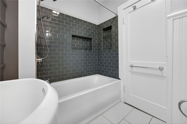 225 Kaercher St, Greenfield, PA 15207