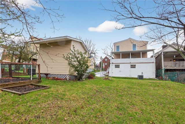 225 Kaercher St, Greenfield, PA 15207