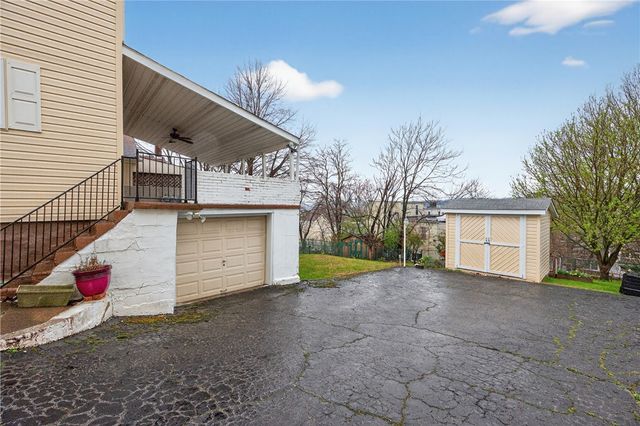 225 Kaercher St, Greenfield, PA 15207