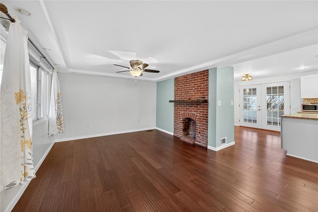 225 Kaercher St, Greenfield, PA 15207