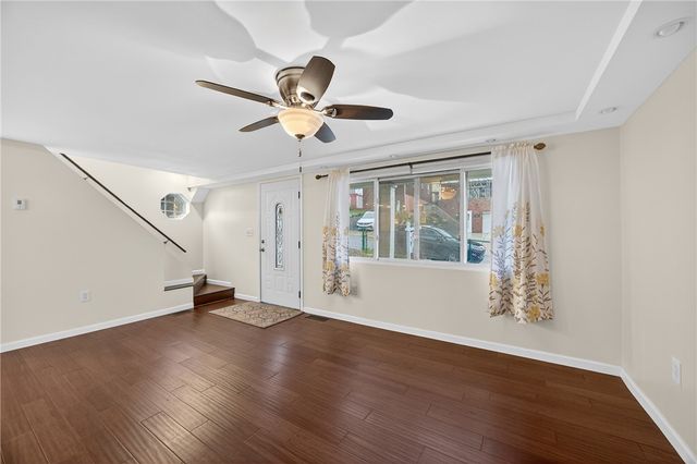 225 Kaercher St, Greenfield, PA 15207