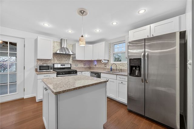 225 Kaercher St, Greenfield, PA 15207