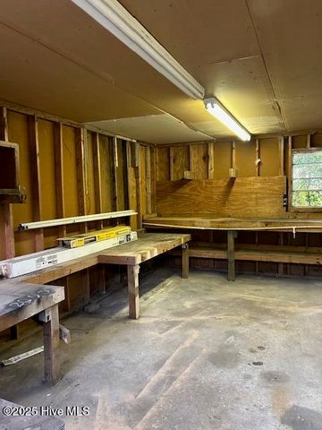 2093 Burney Ford Road, Clarkton, NC 28433