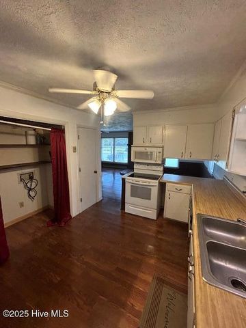 2093 Burney Ford Road, Clarkton, NC 28433