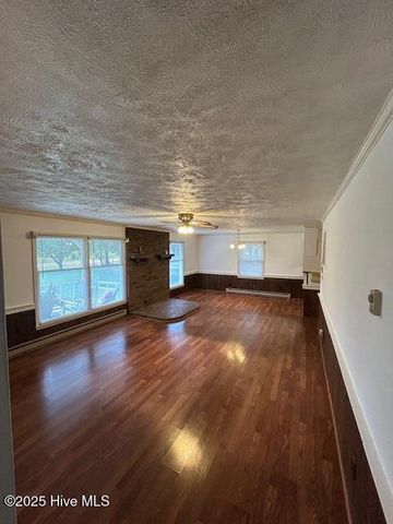 2093 Burney Ford Road, Clarkton, NC 28433