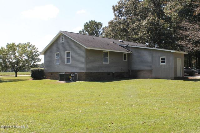 2093 Burney Ford Road, Clarkton, NC 28433
