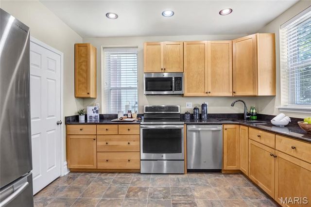 6851 Garner Avenue, St Louis, MO 63139