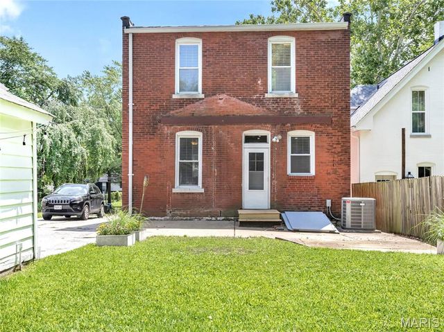 6851 Garner Avenue, St Louis, MO 63139