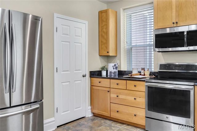 6851 Garner Avenue, St Louis, MO 63139