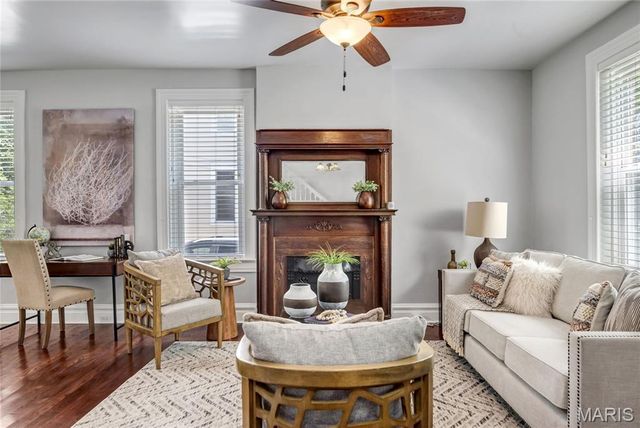 6851 Garner Avenue, St Louis, MO 63139