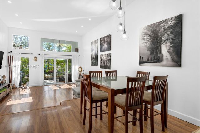 2404 NE 135th St 2404, North Miami, FL 33181