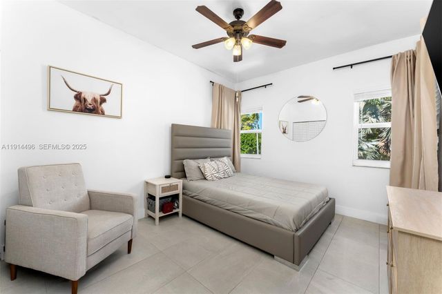 2404 NE 135th St 2404, North Miami, FL 33181