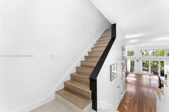 2404 NE 135th St 2404, North Miami, FL 33181