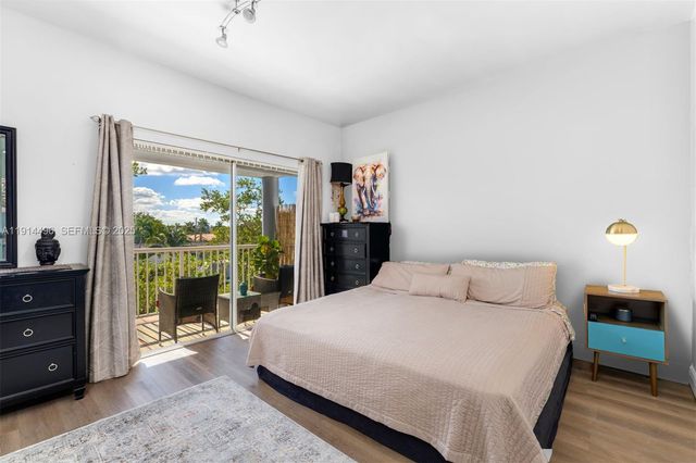 2404 NE 135th St 2404, North Miami, FL 33181