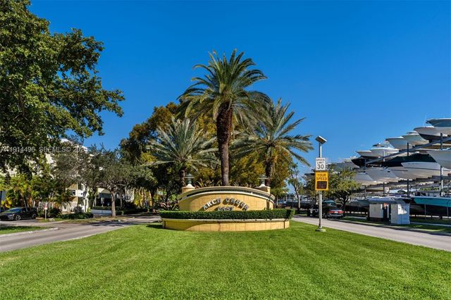 2404 NE 135th St 2404, North Miami, FL 33181