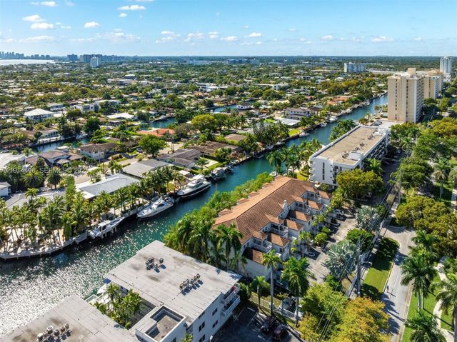 2404 NE 135th St 2404, North Miami, FL 33181