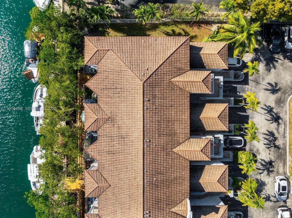 2404 NE 135th St 2404, North Miami, FL 33181