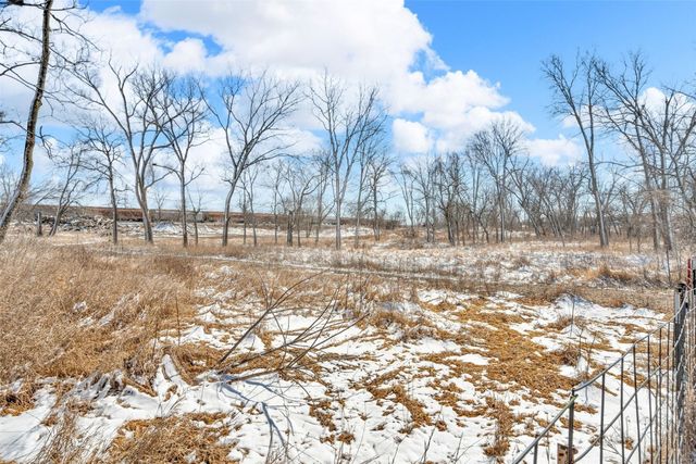 2825 18TH ST SW, Cedar Rapids, IA 52404