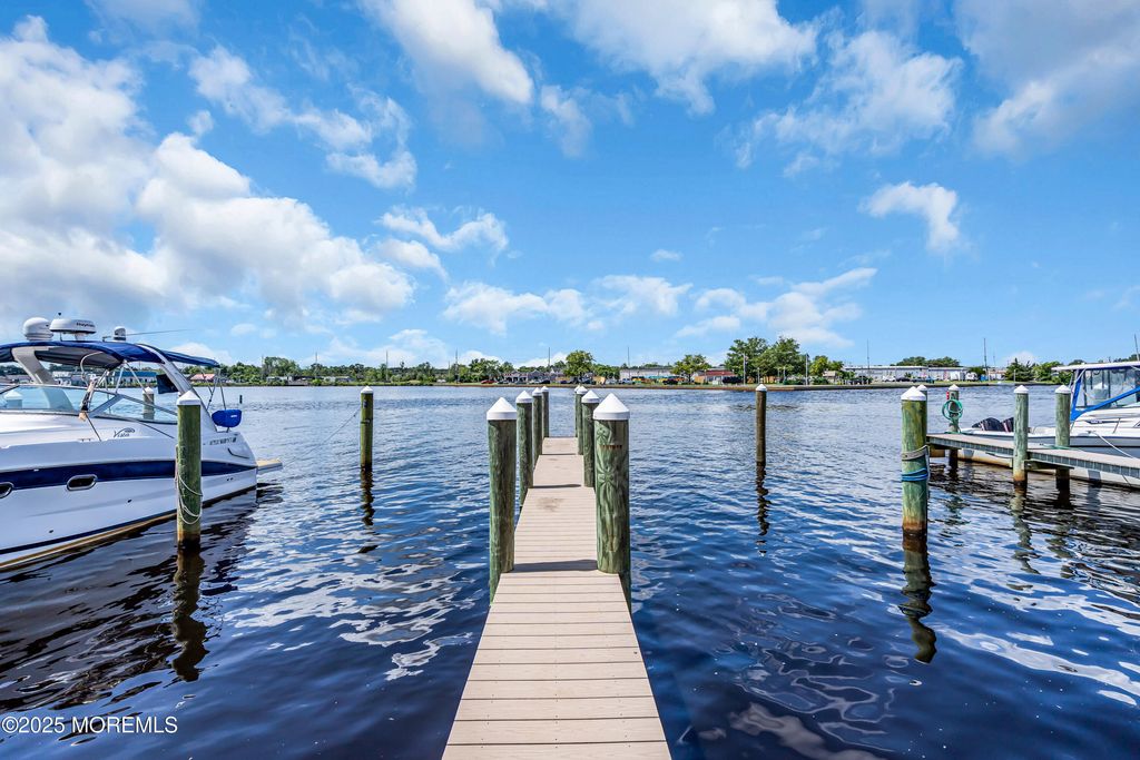 77 E Water Street, 2, Toms River, NJ 08753