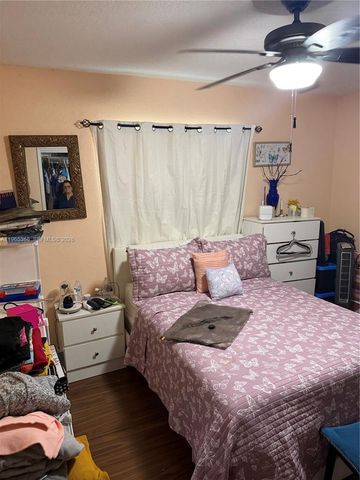 550 NW 135th St, North Miami, FL 33168