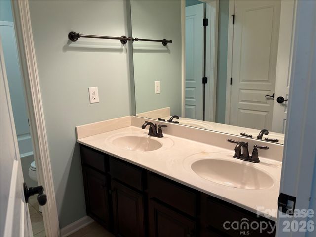 8811 Tamarron Drive, Charlotte, NC 28277