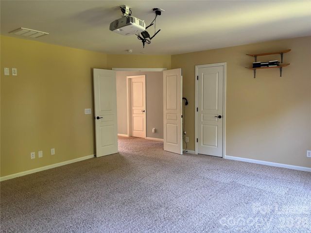 8811 Tamarron Drive, Charlotte, NC 28277