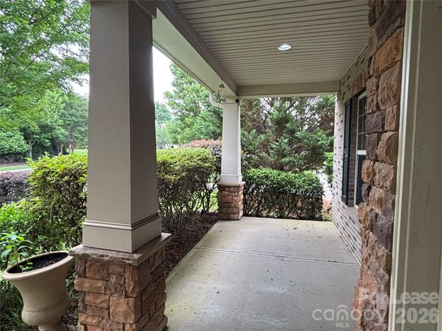 8811 Tamarron Drive, Charlotte, NC 28277