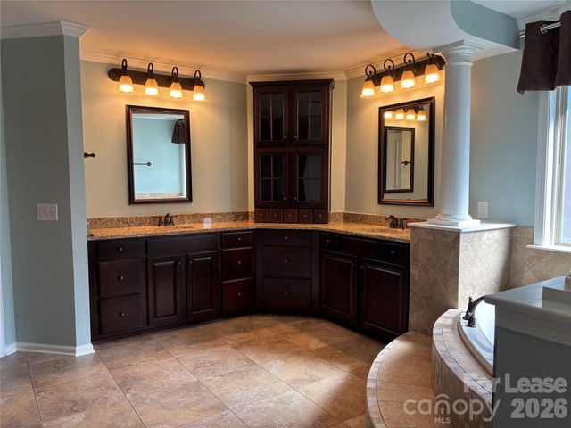 8811 Tamarron Drive, Charlotte, NC 28277