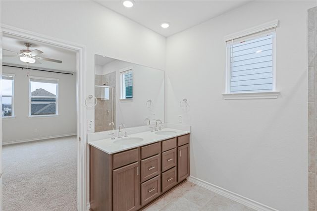 172 Breccia TRL, Liberty Hill, TX 78642