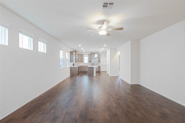 172 Breccia TRL, Liberty Hill, TX 78642