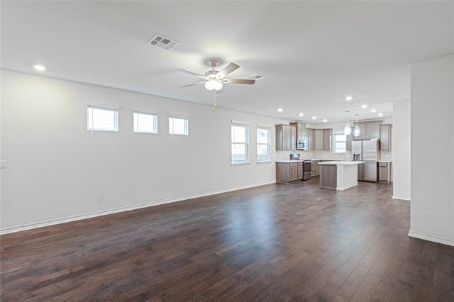 172 Breccia TRL, Liberty Hill, TX 78642