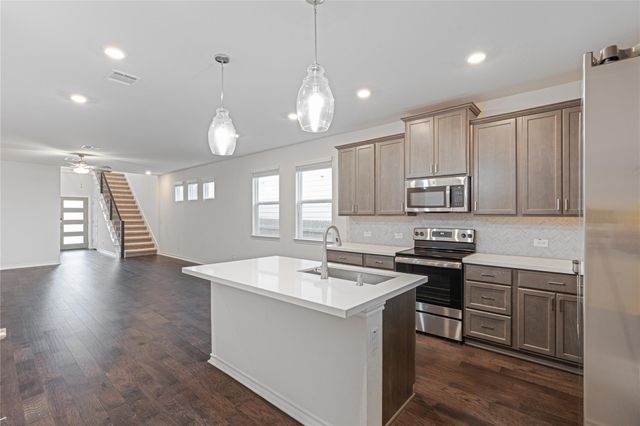 172 Breccia TRL, Liberty Hill, TX 78642